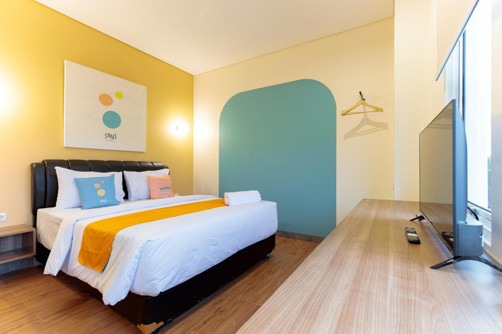 Sans Hotel Kelapa Gading Giacarta Esterno foto