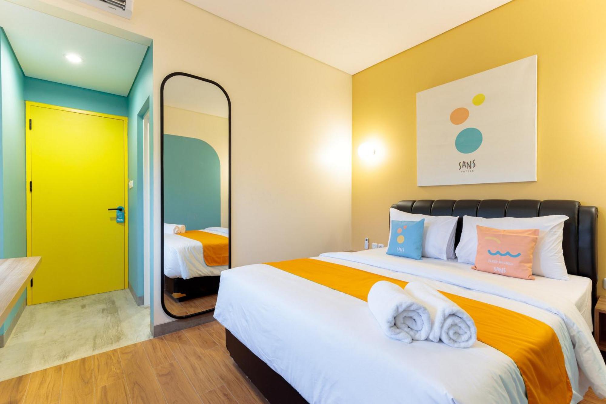Sans Hotel Kelapa Gading Giacarta Esterno foto