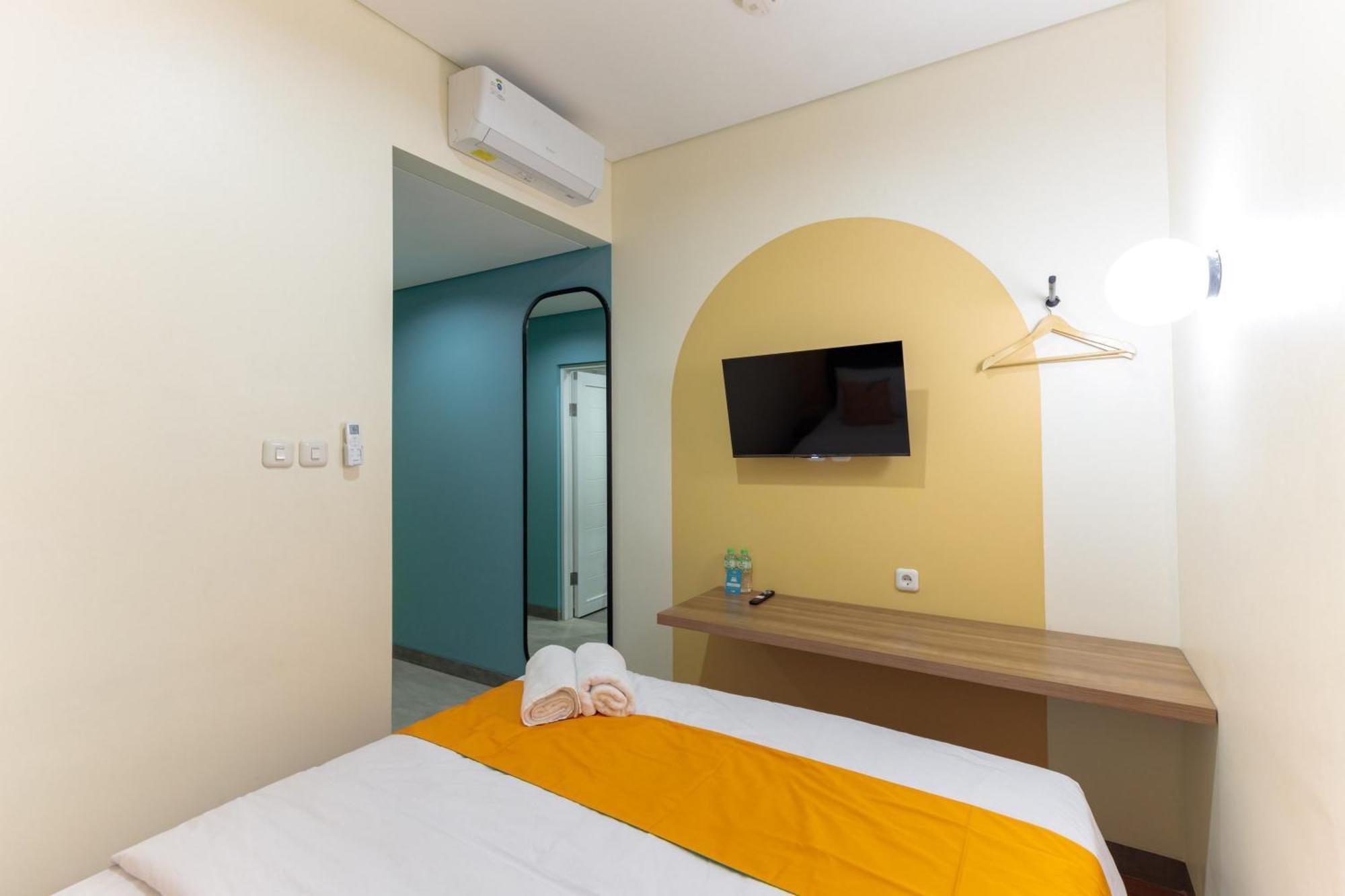 Sans Hotel Kelapa Gading Giacarta Esterno foto