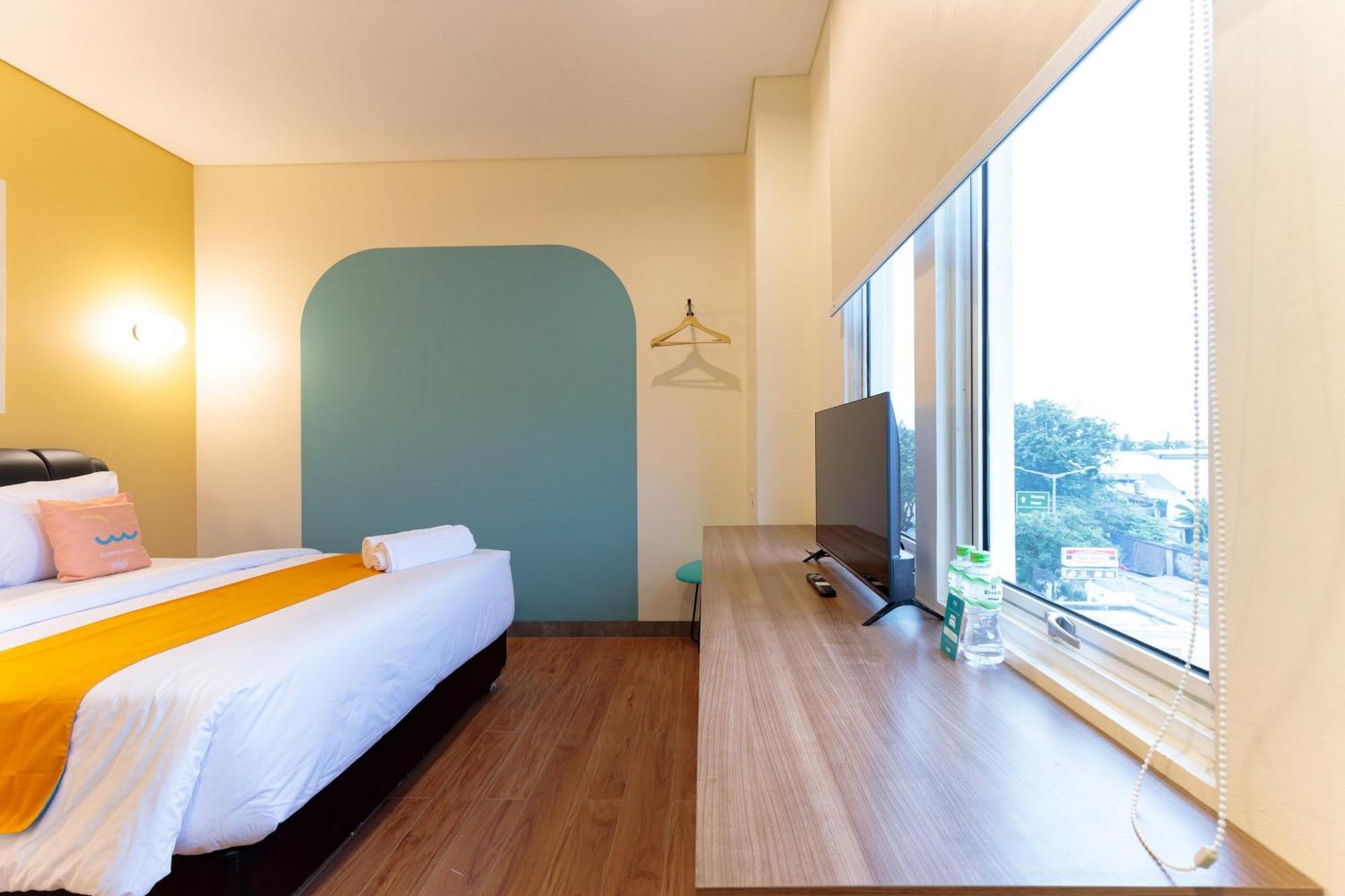 Sans Hotel Kelapa Gading Giacarta Esterno foto